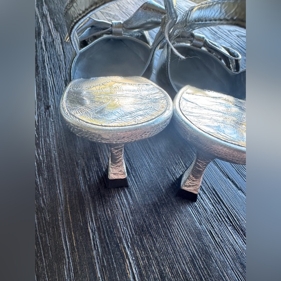 Jimmy Choo Women's Staz 70 Bow Slingback Pumps - Picture 4 of 9